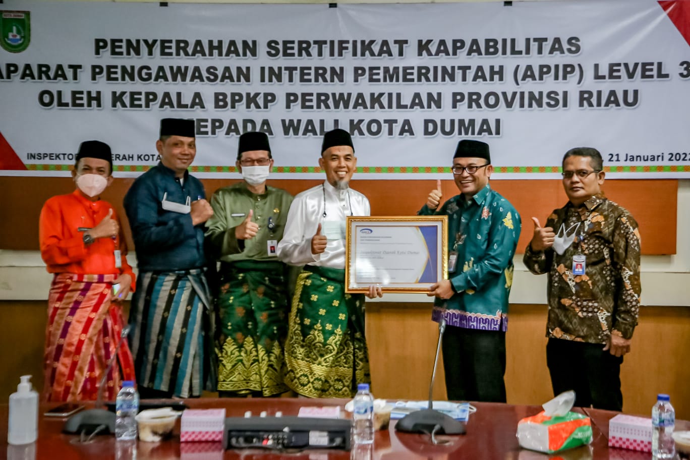 Pemerintah Kota Dumai Terima Sertifikat Kapabilitas APIP Level 3, Wali Kota Dumai: Hasil Terbaik Dari Sebuah Kerja Keras 