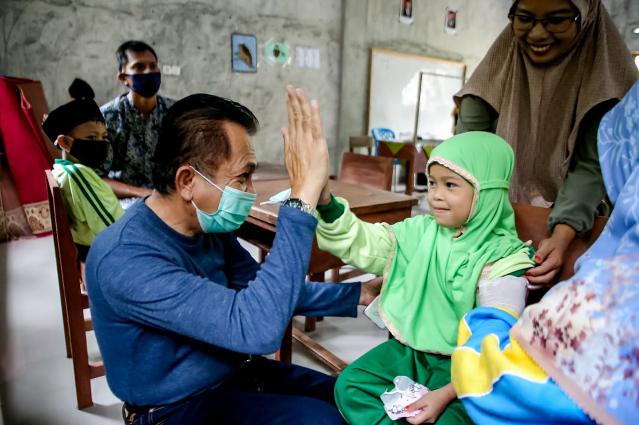 Hari Pertama, 85 Anak SDIT Al-Manan Telah Selesai Divaksin