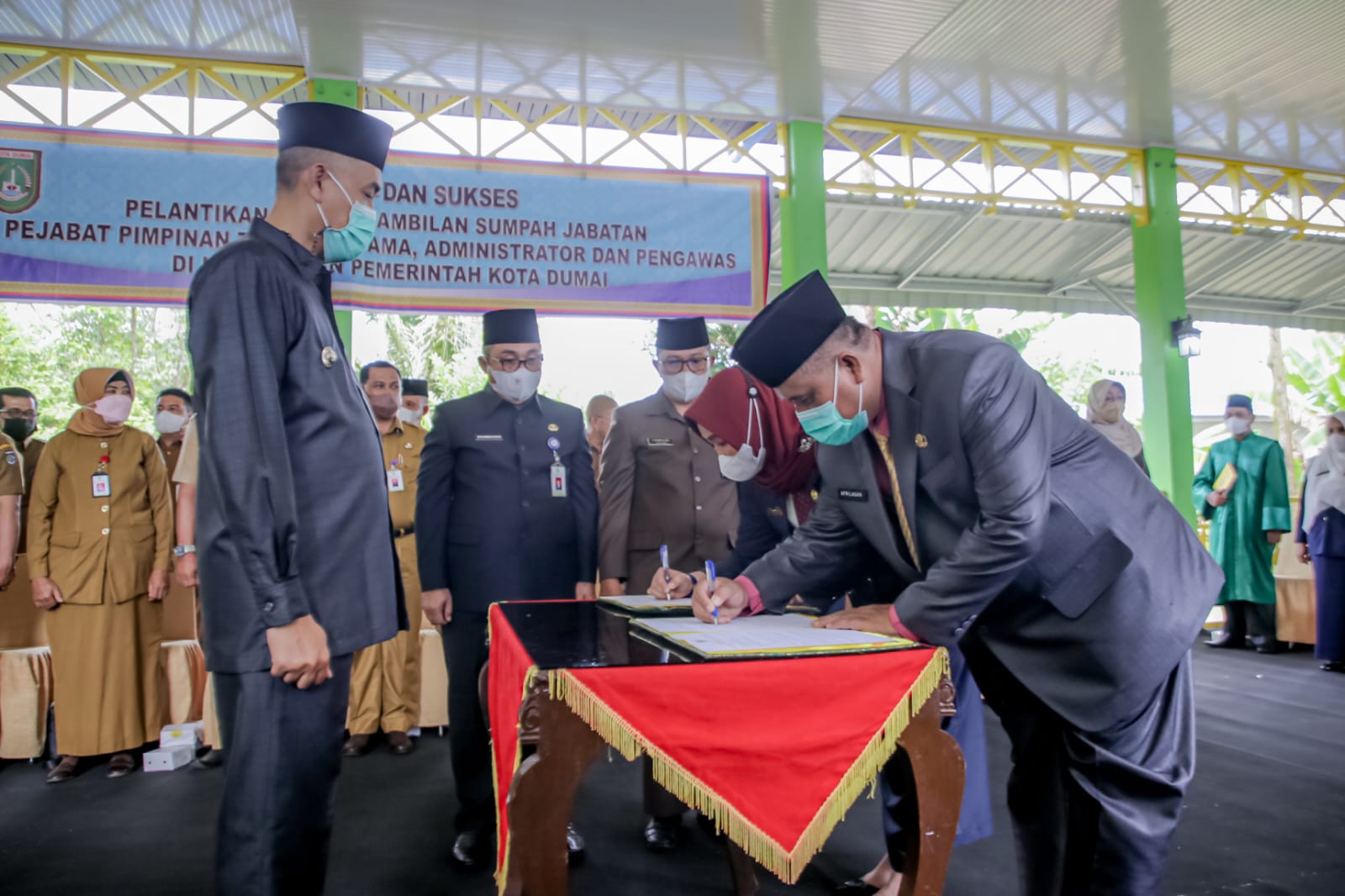 Kepada 48 Pejabat Yang Dilantik, Wali Kota Intruksikan Bisa Bekerja Keras, Cepat Dan Serius
