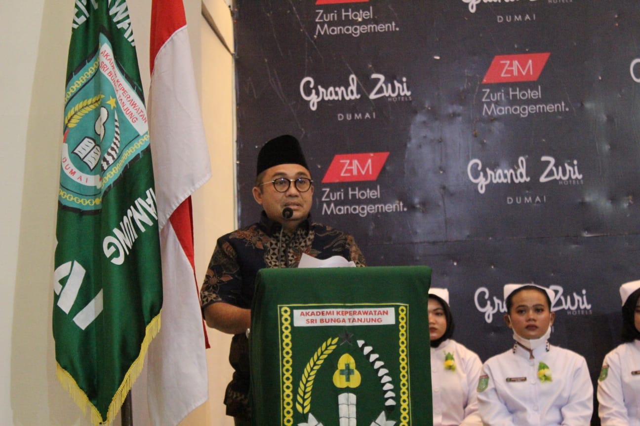 Hadiri Capping Day Akper Sri Bunga Tanjung, Asisten III: Jadilah Perawat Yang Profesional 