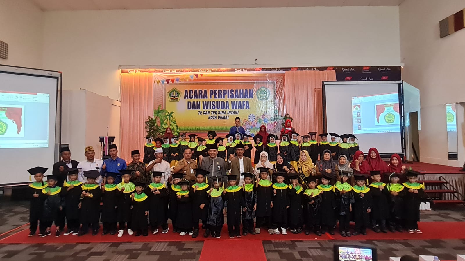 Melalui Wisuda TK dan TPQ Bina Insani, Wali Kota Berpesan Kepada Para Pendidik Ajari Anak Dengan Kelembutan