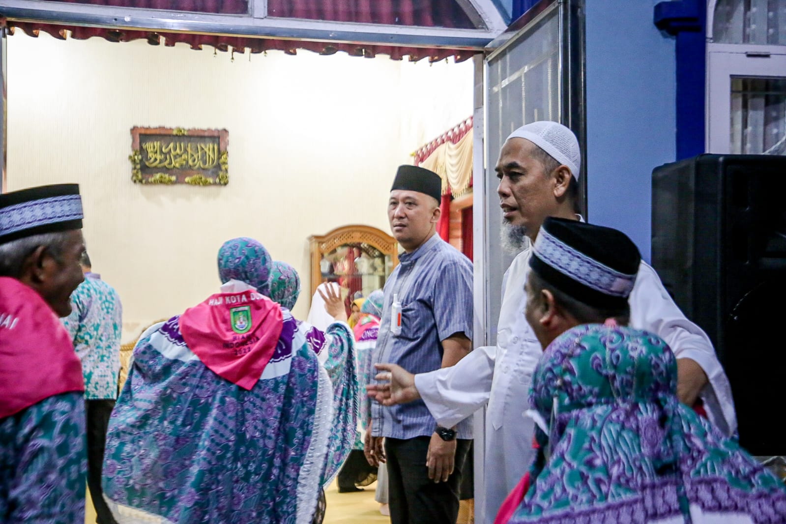 Melepas JCH dari Kediaman Wali Kota, H. Paisal: Jaga Kesehatan, Kuatkan Mental, dan Ikhlas Penuhi Panggilan Allah SWT