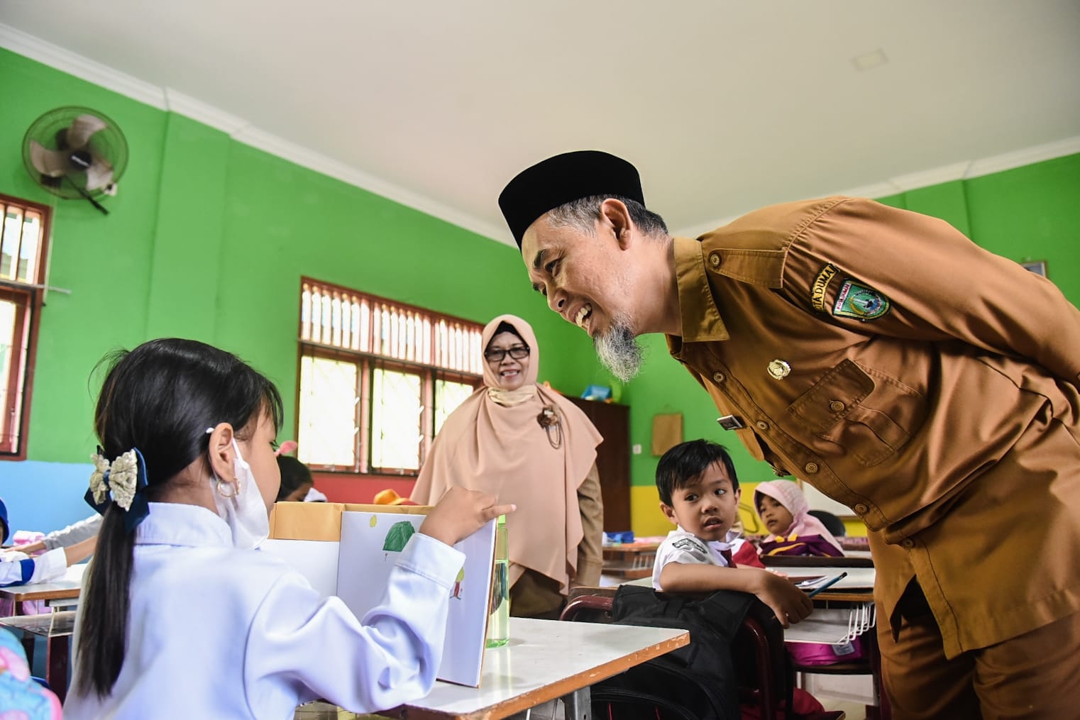 Tinjau Suasana Hari Pertama Sekolah, Wali Kota Dumai: Terus Optimalkan Program Khidmat Pendidikan