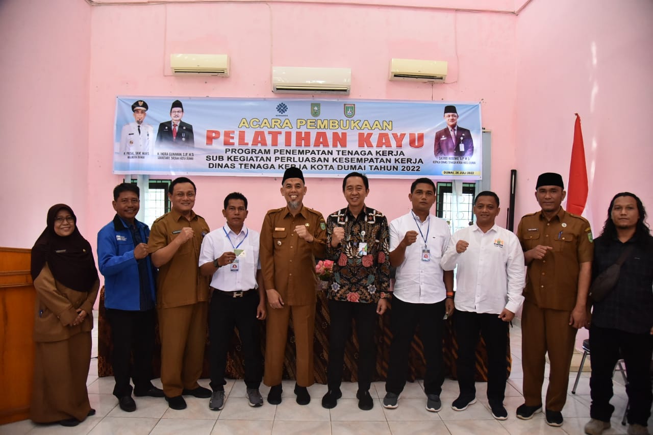 Buka Pelatihan Kayu, Walikota Dumai Berharap UMKM Yang Ada Dapat Meningkat