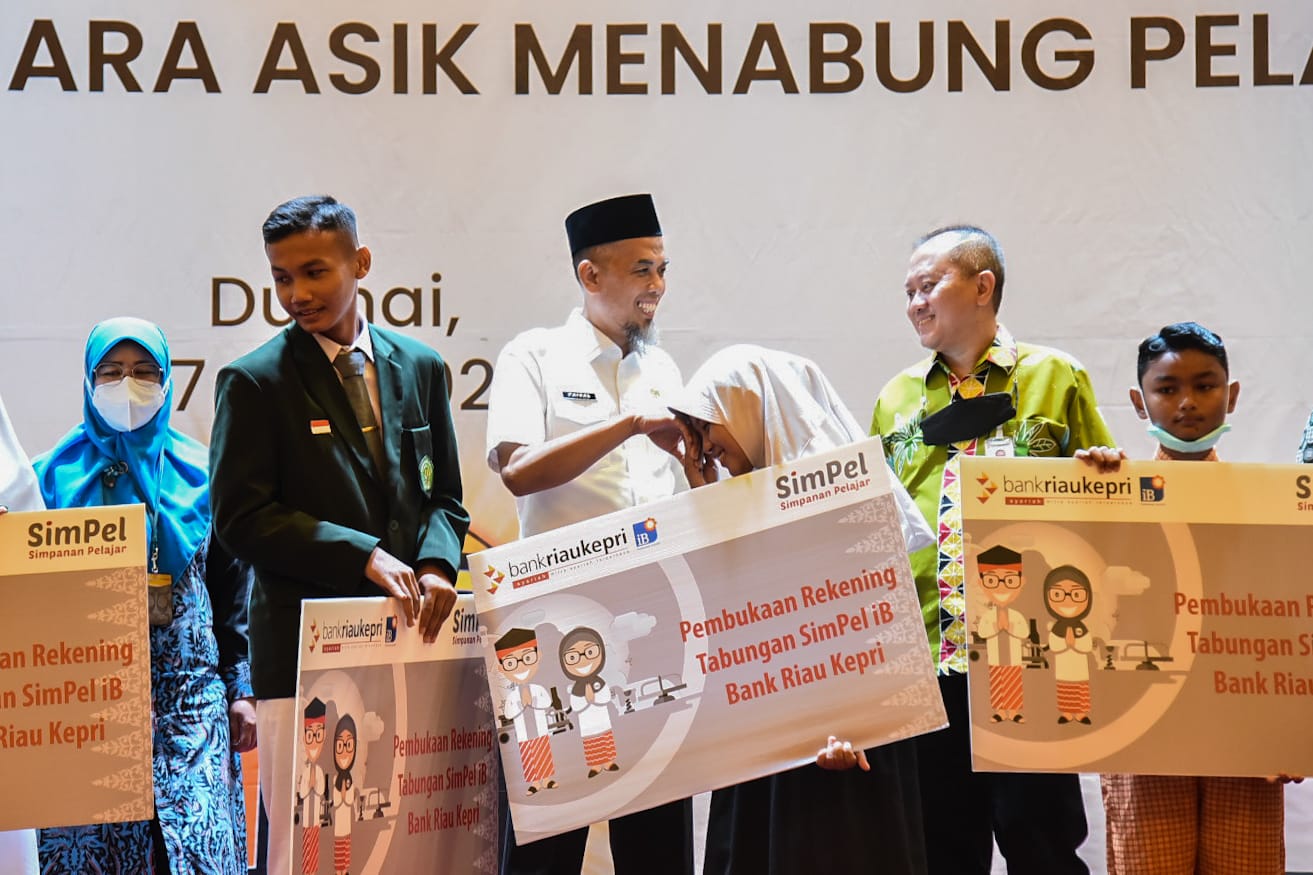 Wujud Literasi Keuangan di Kalangan Pelajar, Wali Kota Dumai Dukung Program Satu Pelajar Satu Rekening