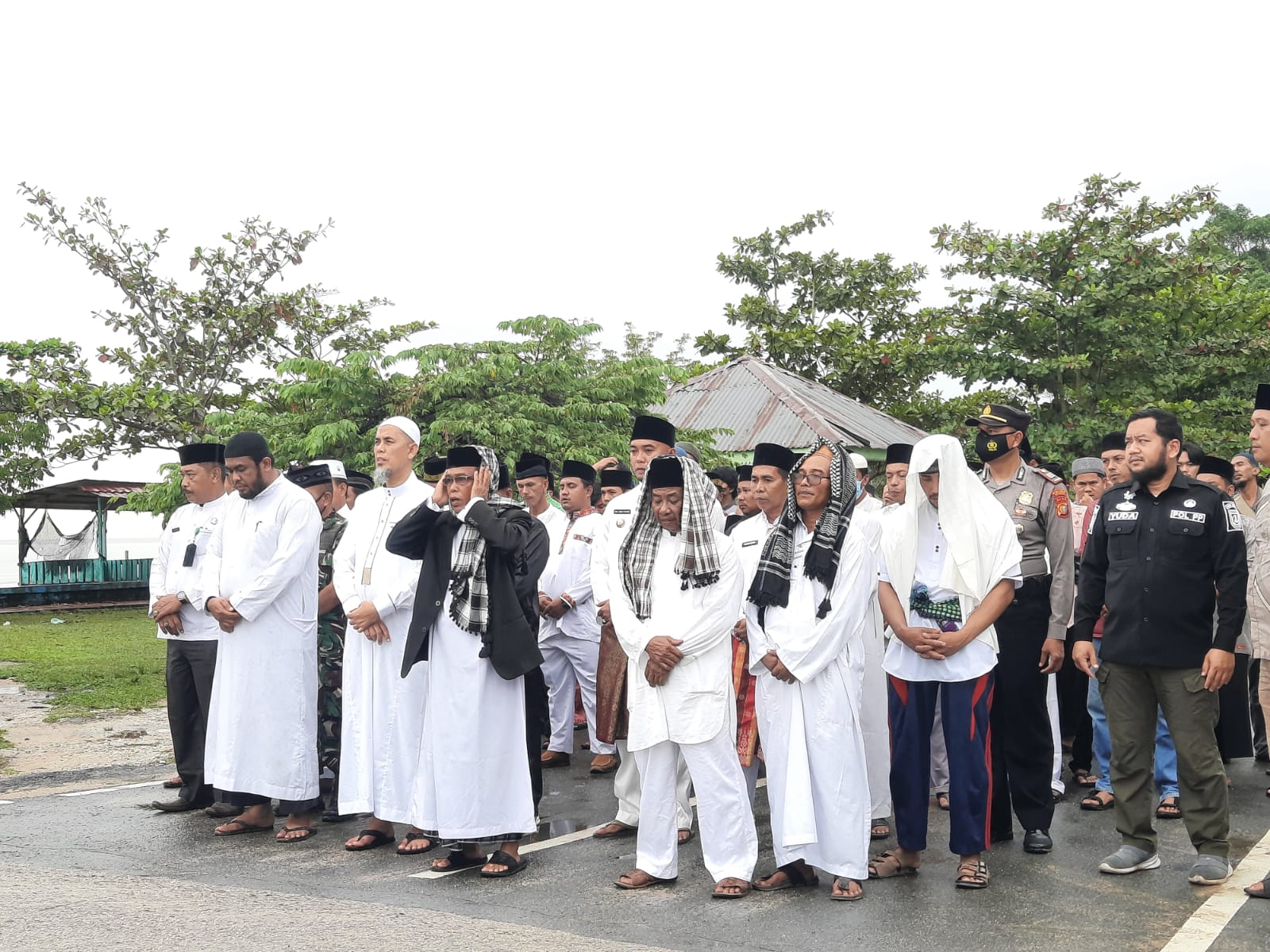 Mengangkat Batang Terendam, Tradisi Beratib Kampong Kembali di Gelar Masyarakat Teluk Makmur dan Mundam