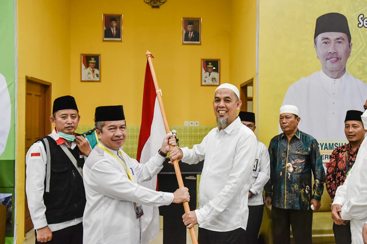 Khutbah Di Masjid Nurul Iman, Wali Kota Dumai Nasehatkan Para Jema'ah Selalu Tebar Kebaikan