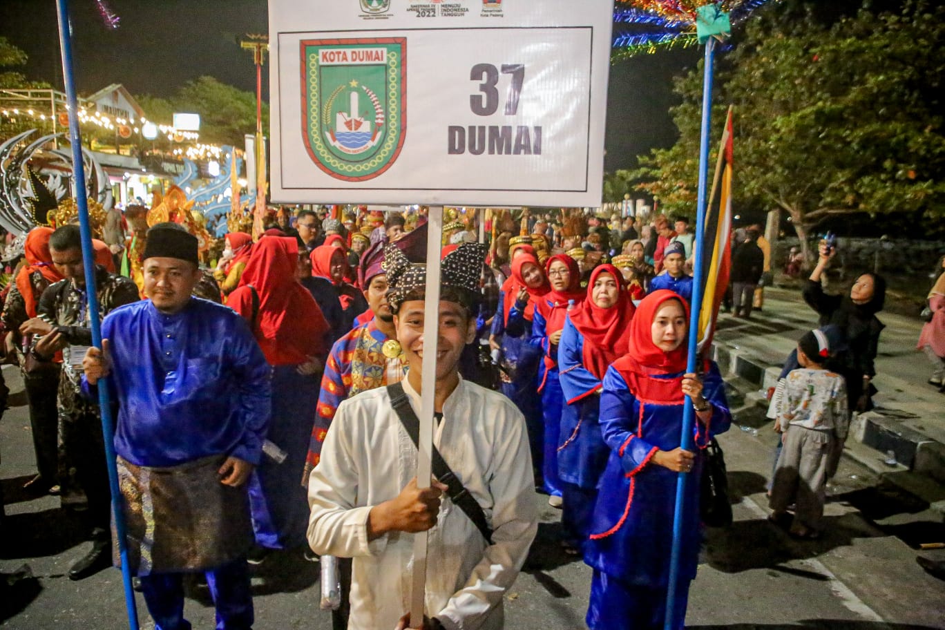 Pawai Budaya Apeksi Di Padang Berlangsung Spektakuler, Asisten I Setdako Dumai: Luar Biasa! 