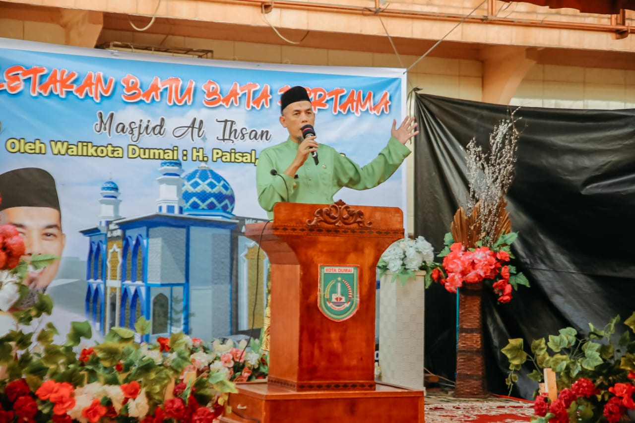 Wali Kota Dumai, H. Paisal Lakukan Peletakan Batu Pertama Masjid Al Ihsan
