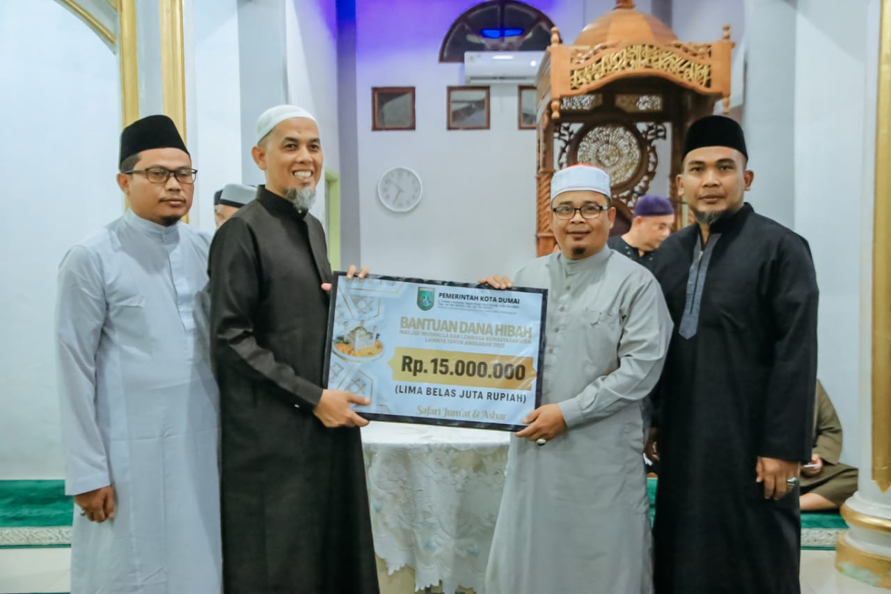 Laksanakan Safari Dakwah, Walikota Dumai Berikan Bantuan Untuk Masjid Mauluddaras