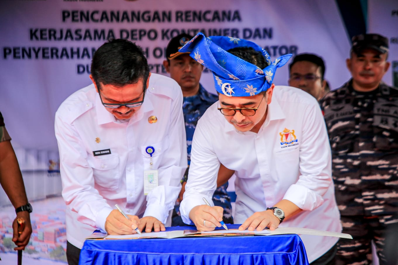 Pencanangan Rencana Kerjasama Dipo Kontainer dan Penyerahan Hibah Oksigen Generator Kepada Pemko Dumai,   Pencanangan Rencana Kerjasama Dipo Kontainer dan Penyerahan Hibah Oksigen Generator Kepada Pemko Dumai, Sekdako Ucapkan Terima Kasih Kepada Kadin Indonesia Ucapkan Terima Kasih Kepada Kadin Indonesia