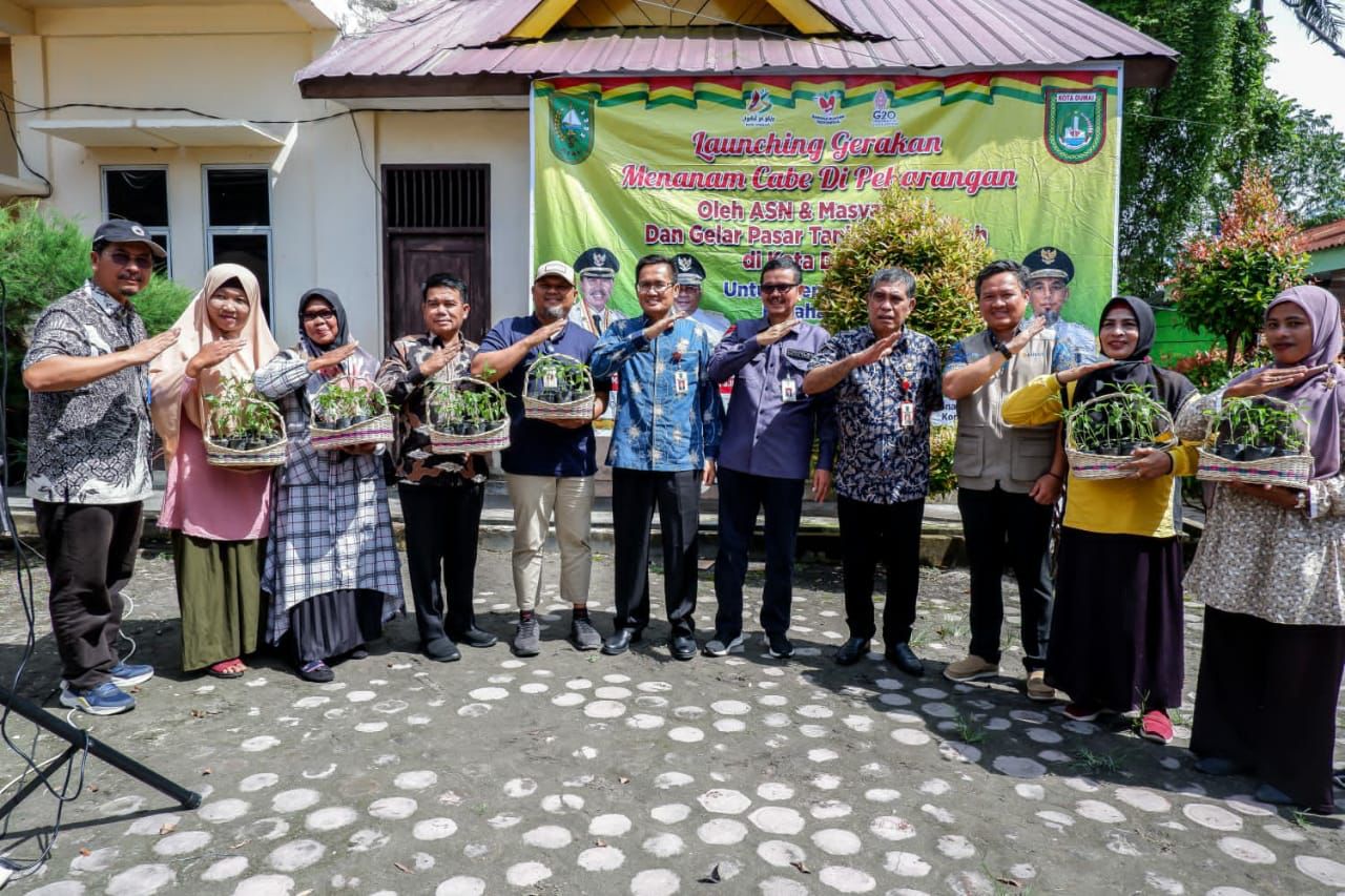 Gerakkan Tanam Cabe Dan Gelar Pasar Murah Di Dumai, Sekda Berikan Apresiasi Kepada Pemprov Riau