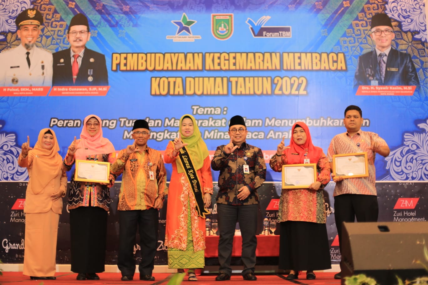 Diamanahkan Sebagai Bunda Literasi Kota Dumai, Hj. Leni Ramaini: Tingkatkan Minat Baca Bagi Generasi Muda