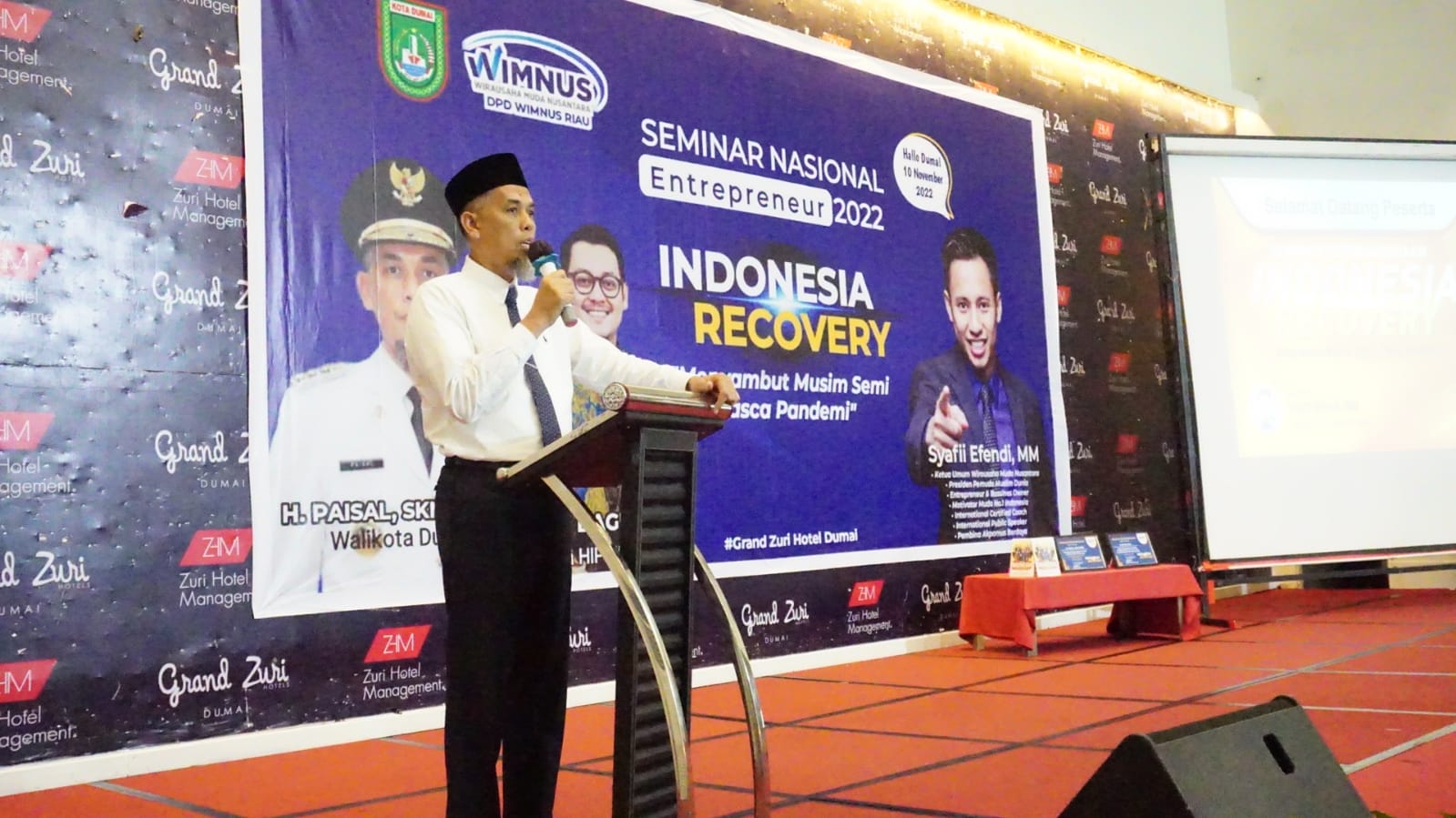 Diikuti Ratusan Pelajar, Wali Kota Dumai Buka Seminar Nasional Entreprenur 2022 Indonesia Recovery