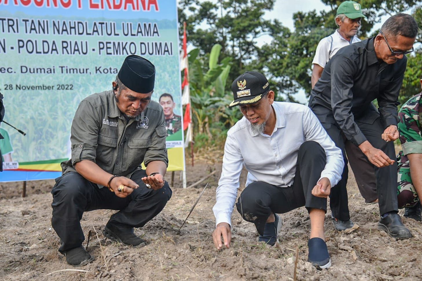 Hadiri Tanam Jagung Perdana di Daerah Dumai Motor, Wali Kota Berharap Kesejahteraan Petani Meningkat