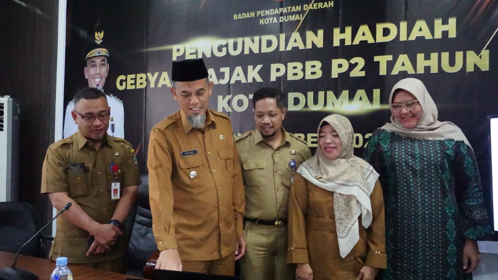 Apresiasi Para Taat Pajak, Wali Kota Dumai Undi Hadiah Gebyar PBB P2