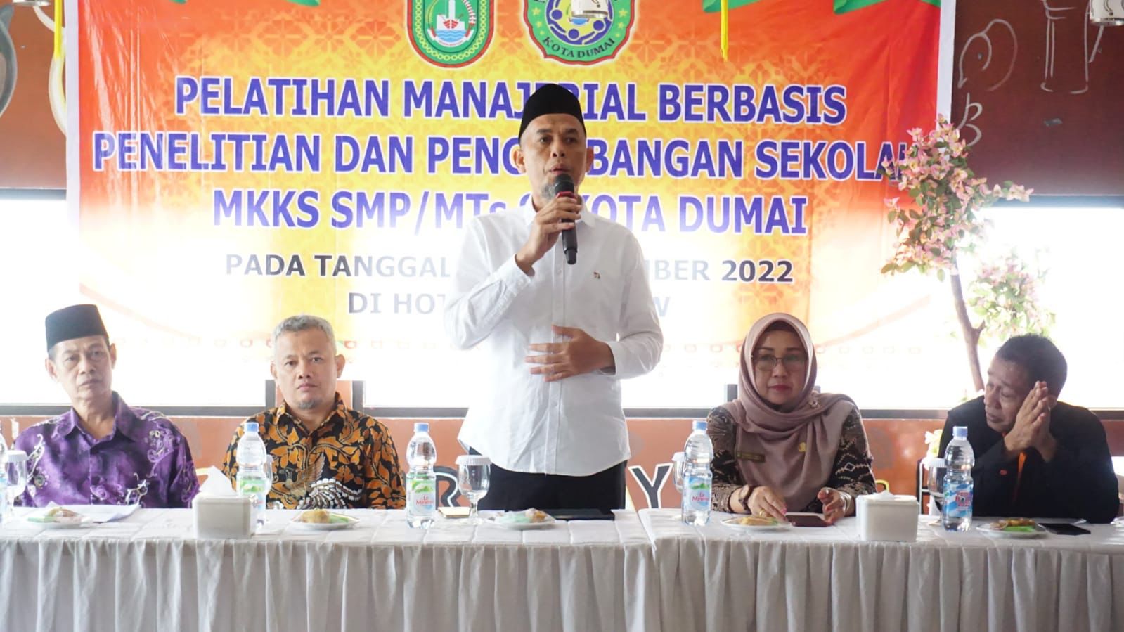 Buka Pelatihan Manajerial Untuk Pengembangan Sekolah, Wali Kota Berharap Para Kepala Sekolah Meningkatkan Inovasinya