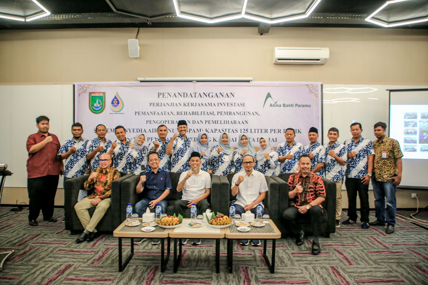 Wujudkan Penyelenggaraan SPAM Di Wilayah Medang Kampai, Perumdam Tirta Dumai Bersemai Bersama Pihak Investor Tandatangani PKS
