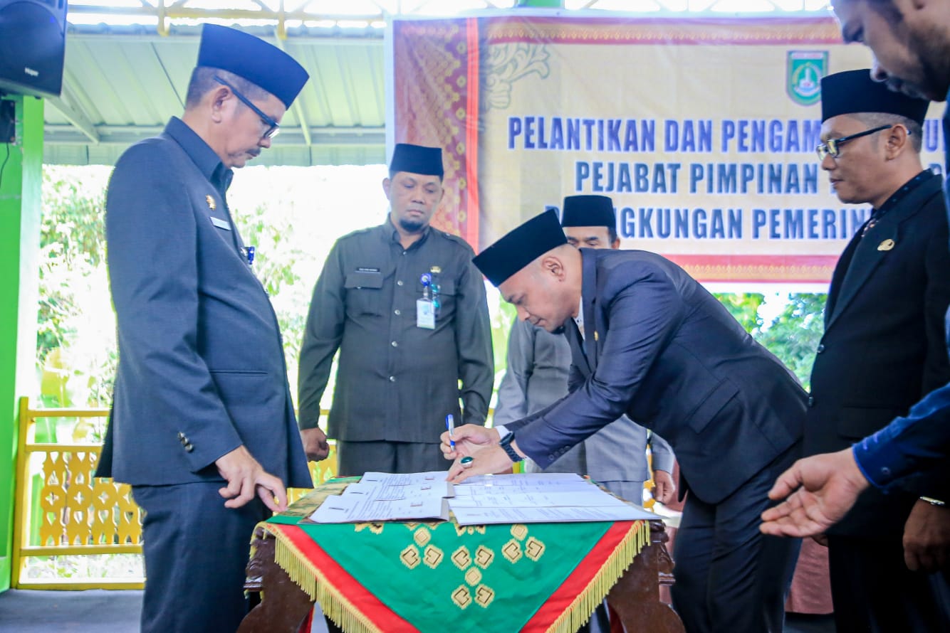 3 Orang Pejabat Pimpinan Tinggi Pratama di lingkungan Pemerintah Kota Dumai Dilantik, Sekda Berharap Kinerja OPD Dapat Meningkat