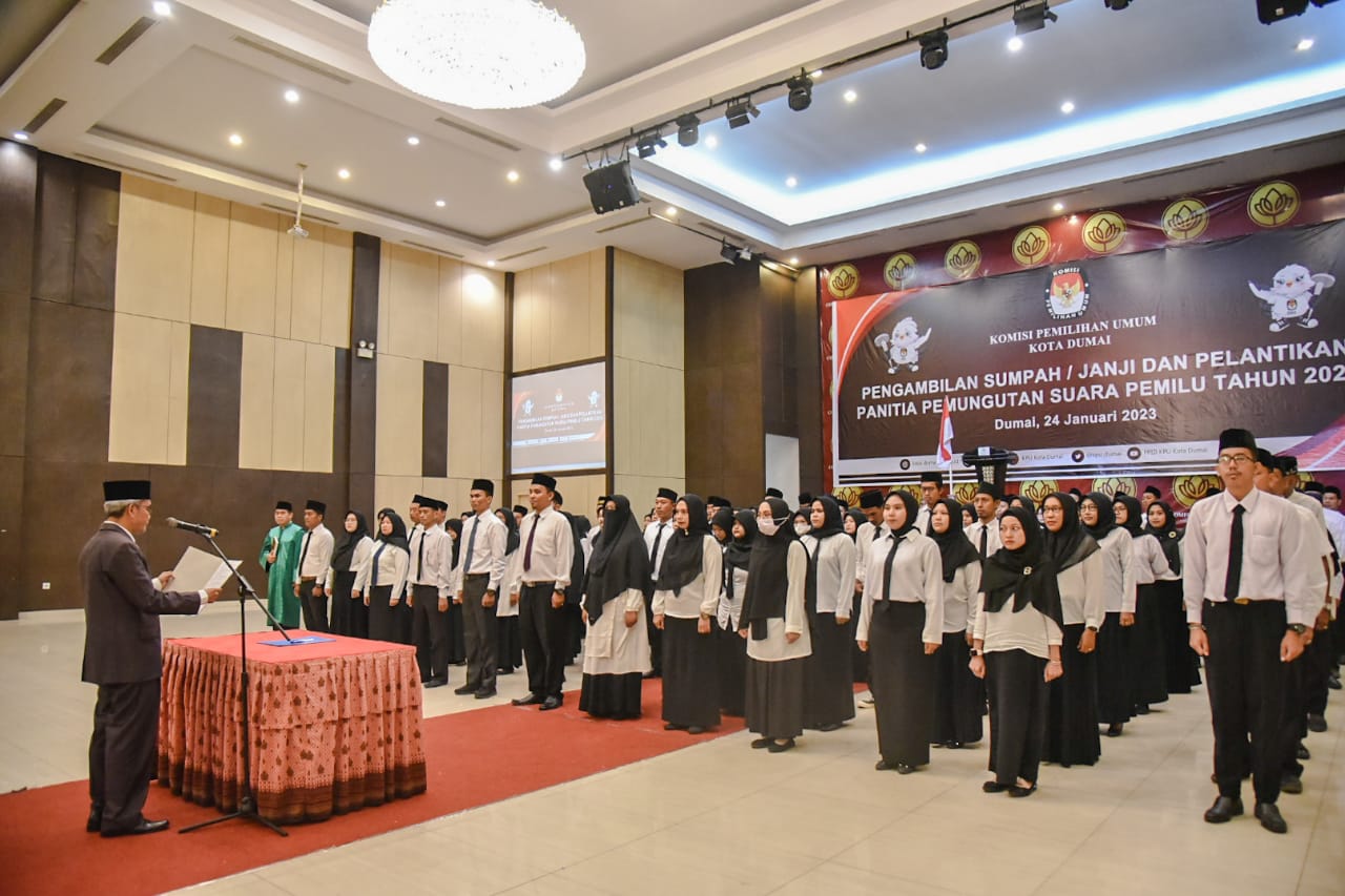 Hadiri Pengambilan Sumpah/Janji Dan Pelantikan PPS, Wali Kota Dumai: Tingkatkan Partisipasi Masyarakat Pada Pemilu 2024