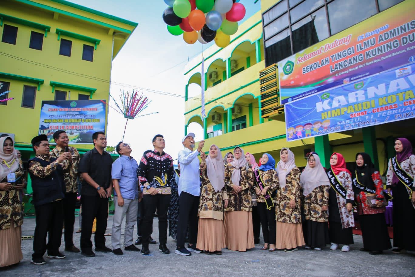 Ditandai Dengan Pengguntingan Pita, Wali Kota Dumai Lepas Karnaval Pendidikan Anak Usia Dini