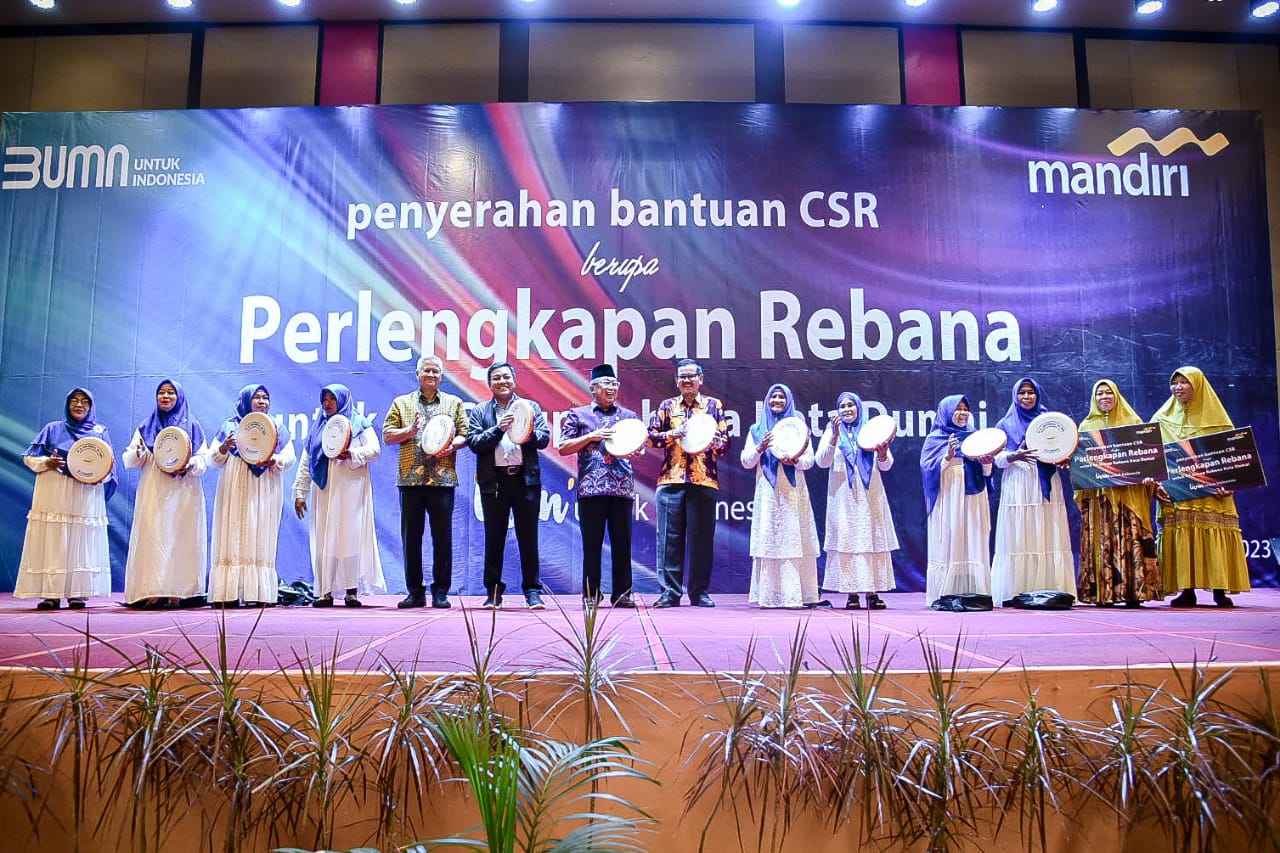 44 Grup Rebana Se-Kota Dumai Dapat Bantuan CSR, Sekdako Ucapkan Terima Kasih Kepada Bank Mandiri