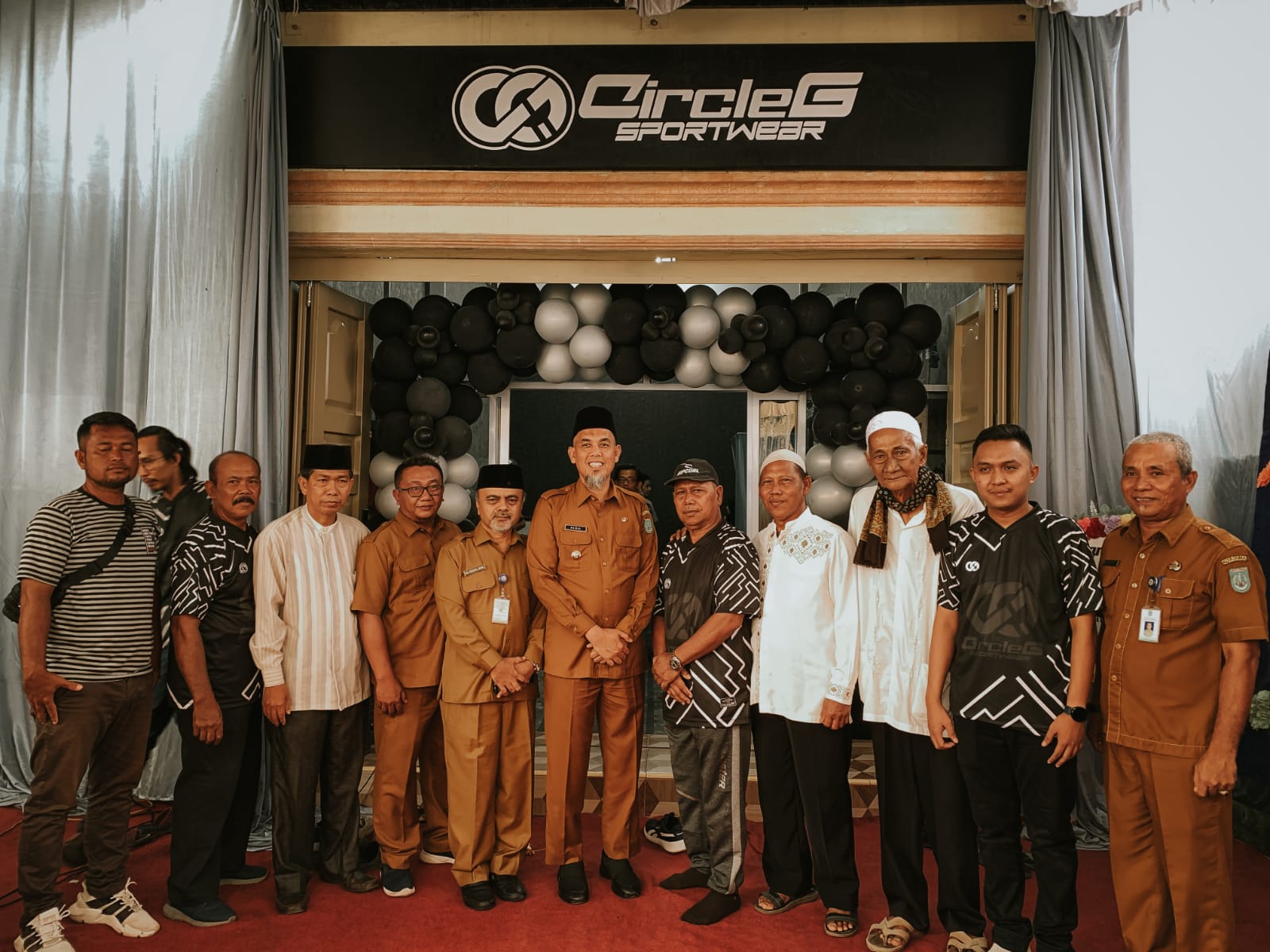 Resmikan Circle G Sportwear, Wali Kota Dumai ingin produk Kota Dumai bisa bersaing di level Nasional. 