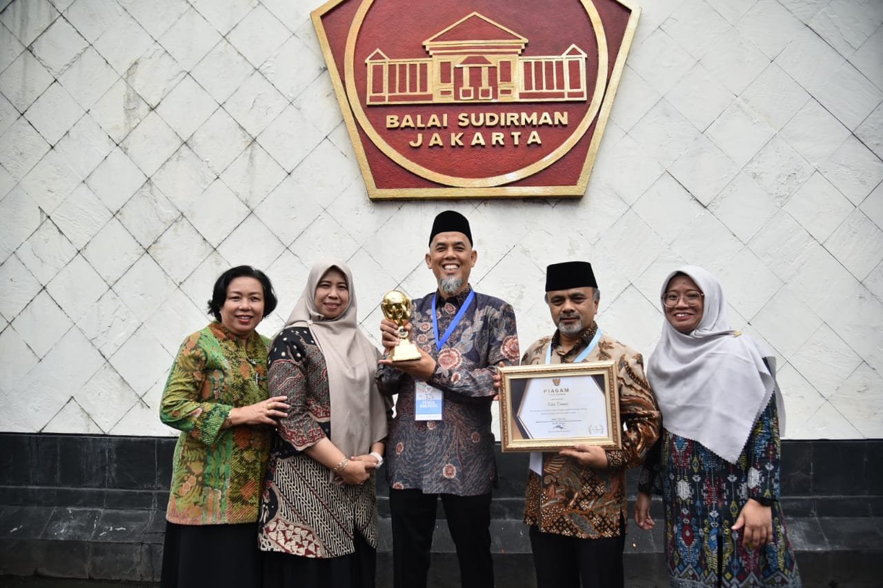 UHC Capai Angka 97 Persen, Pemko Dumai Raih Penghargaan Dari Wapres RI