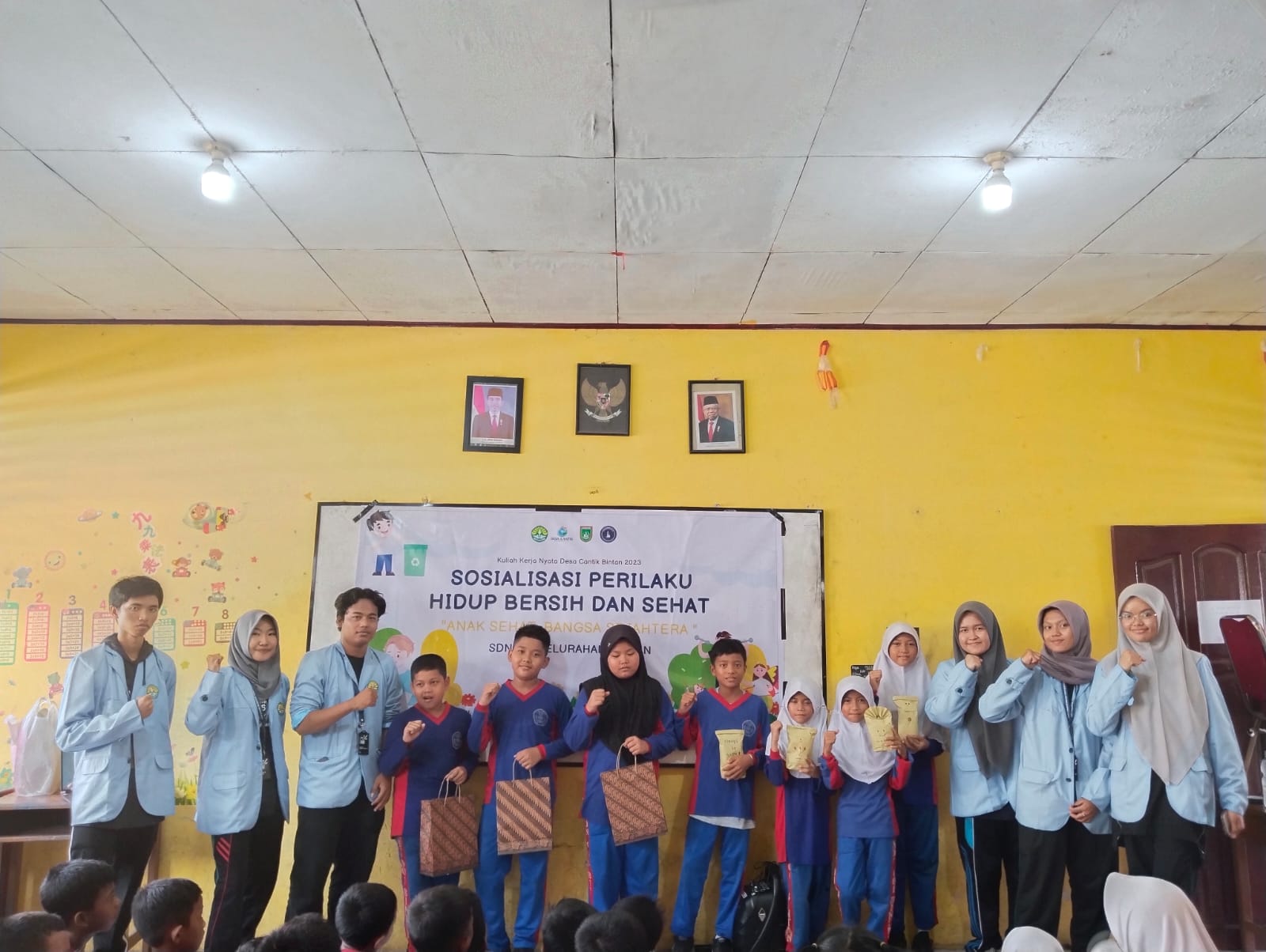 Tingkatkan Kesehatan di Lingkungan Sekolah, Mahasiswa KKN UNRI Gelar Sosialiasi PHBS di SDN 001 Bintan