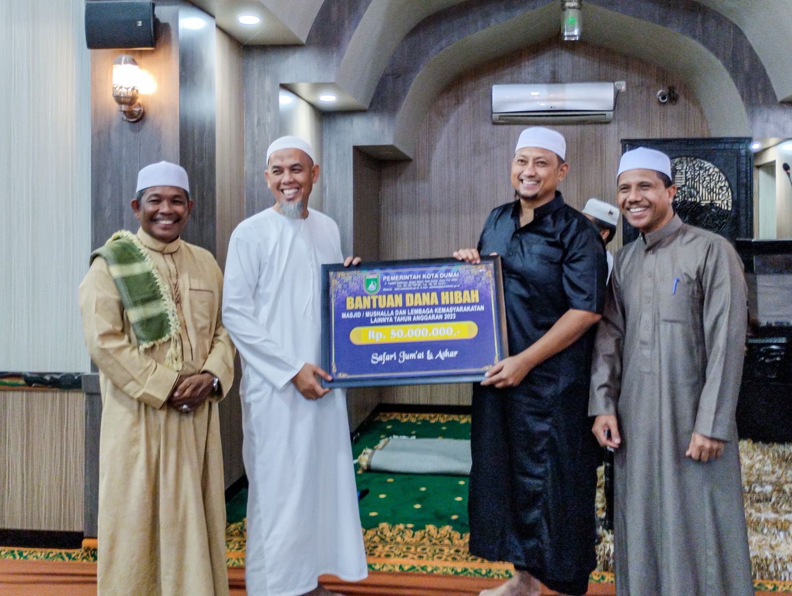 Kembali Laksanakan Safari Maghrib, Wali Kota Dumai Sambangi Masjid Nurul Yaqin Kelurahan Pangkalan Sesai