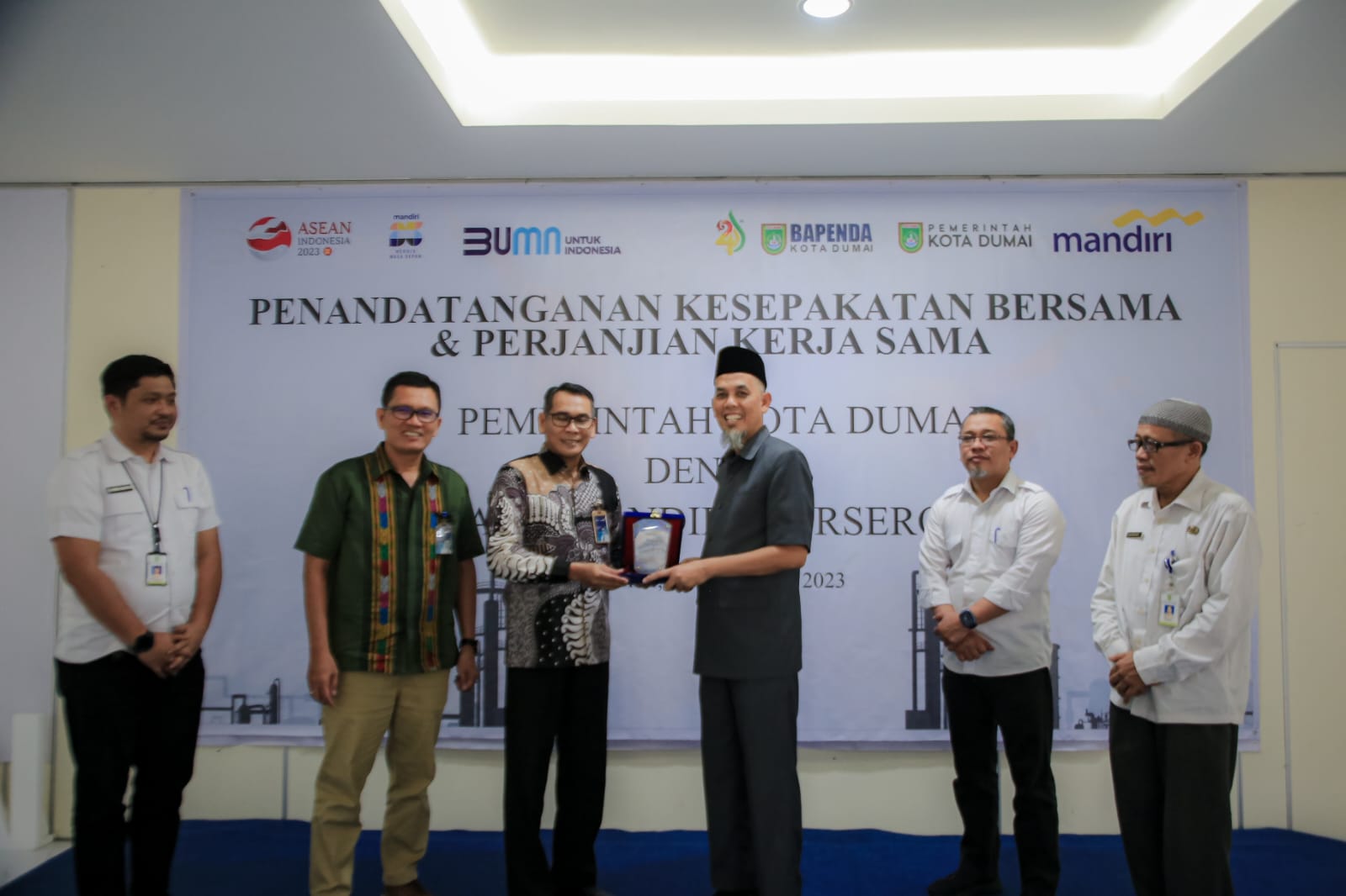 Mempermudah Transaksi: Pemerintah Kota Dumai dan Bank Mandiri Sepakati Kerja Sama Dalam Pelayanan Perbankan