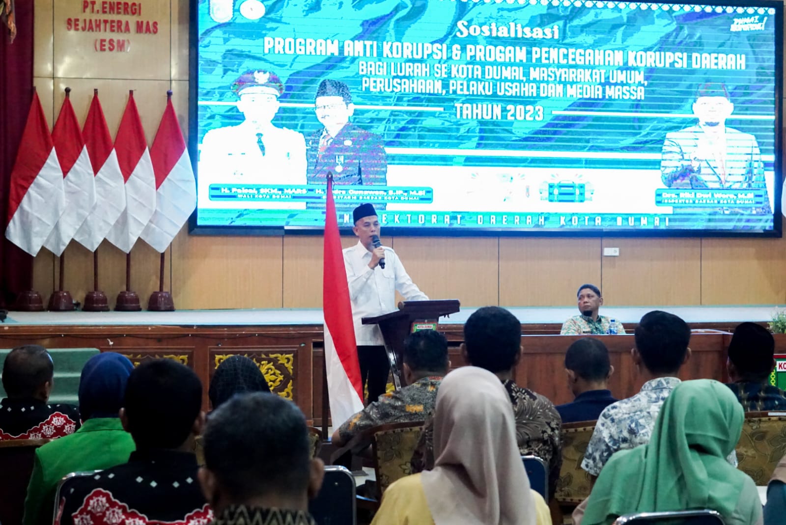 Wali Kota Dumai Membuka Sosialisasi Anti Korupsi untuk Masyarakat dan Pelaku Usaha