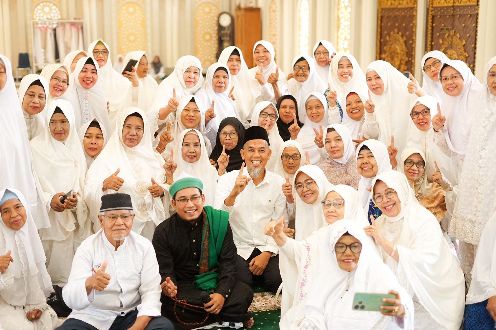 Hadiri Tabligh Akbar Memperingati Maulid Nabi Muhammad SAW Di Masjid Muslimin, Wali Kota Dumai Apresiasi Antusias Ibu Ibu Majelis Taklim 