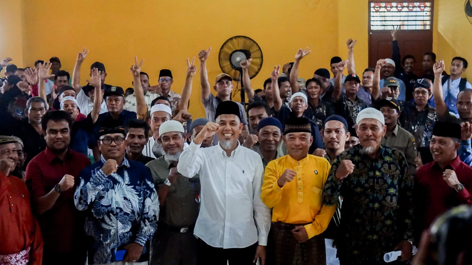 Buka Secara Resmi Bimtek LPMK dan RT se-Kecamatan Bukit Kapur, Wako: Tingkatkan Penyelenggaraan Pelayanan Kepada Masyarakat