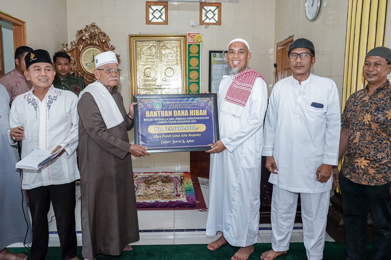 Laksanakan Safari Jumat, Wali Kota Dumai Berkutbah di Masjid Ar - Raudhoh Kelakap 7