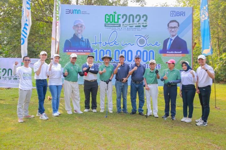 Wali Kota Dumai Hadiri Puncak Acara: Turnamen Golf Tahun 2023 Ditutup Meriah