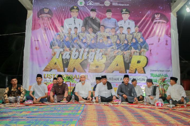 Ratusan Masyarakat Sekitaran Kel. Basilam Baru Padati Tabligh Akbar Yang Dihadiri Oleh Wali Kota Dumai 