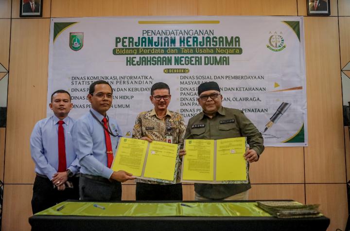 Teken PKS, Pemko Dumai dan Kejari Kembali Jalin Kerja Sama Penanganan Hukum Perdata dan Tata Usaha Negara