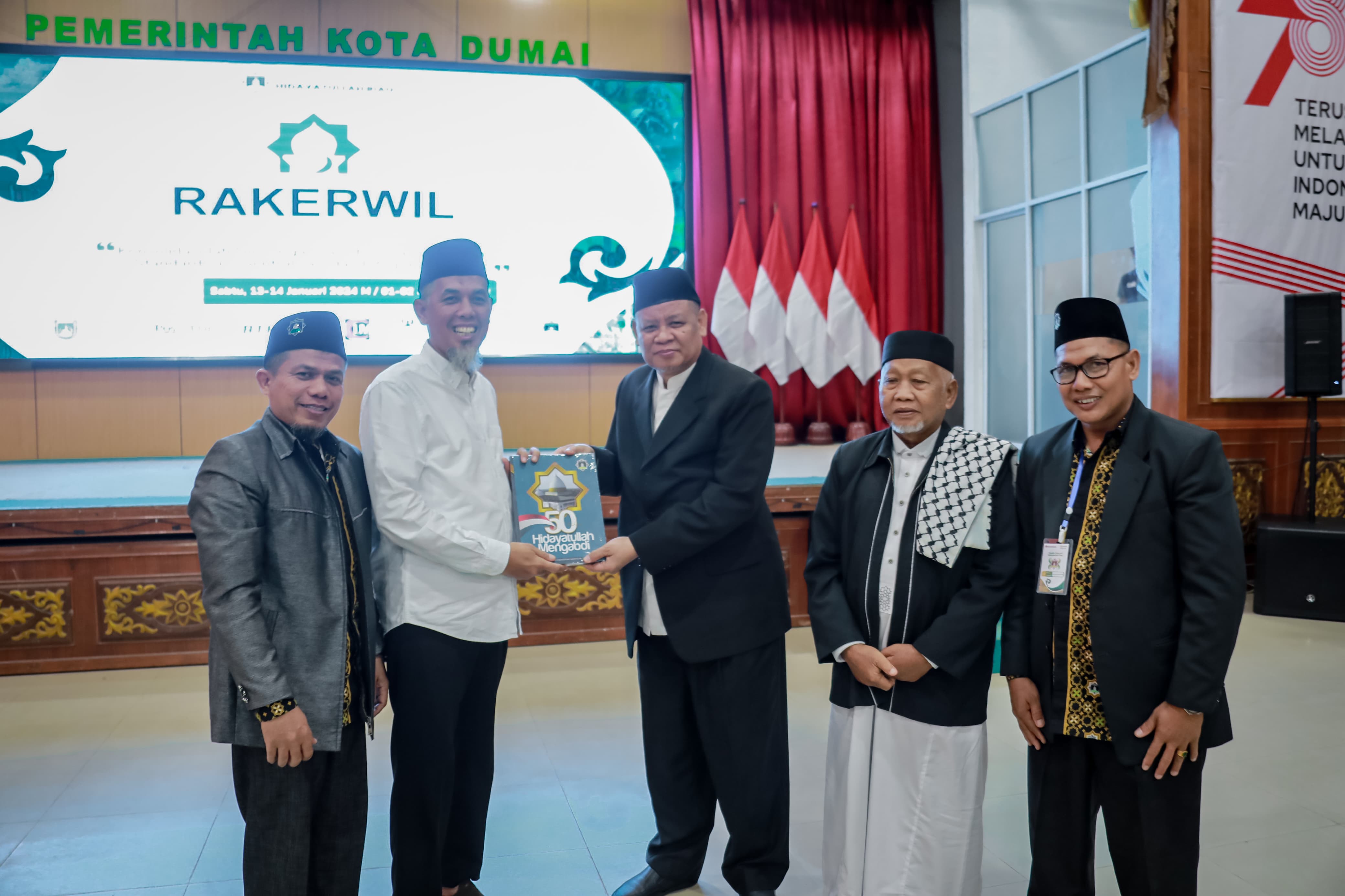Wali Kota Dumai Komitmen Dukung Pendidikan Berbasis Agama: Fokus Bantu Anak Kurang Mampu hingga Perguruan Tinggi