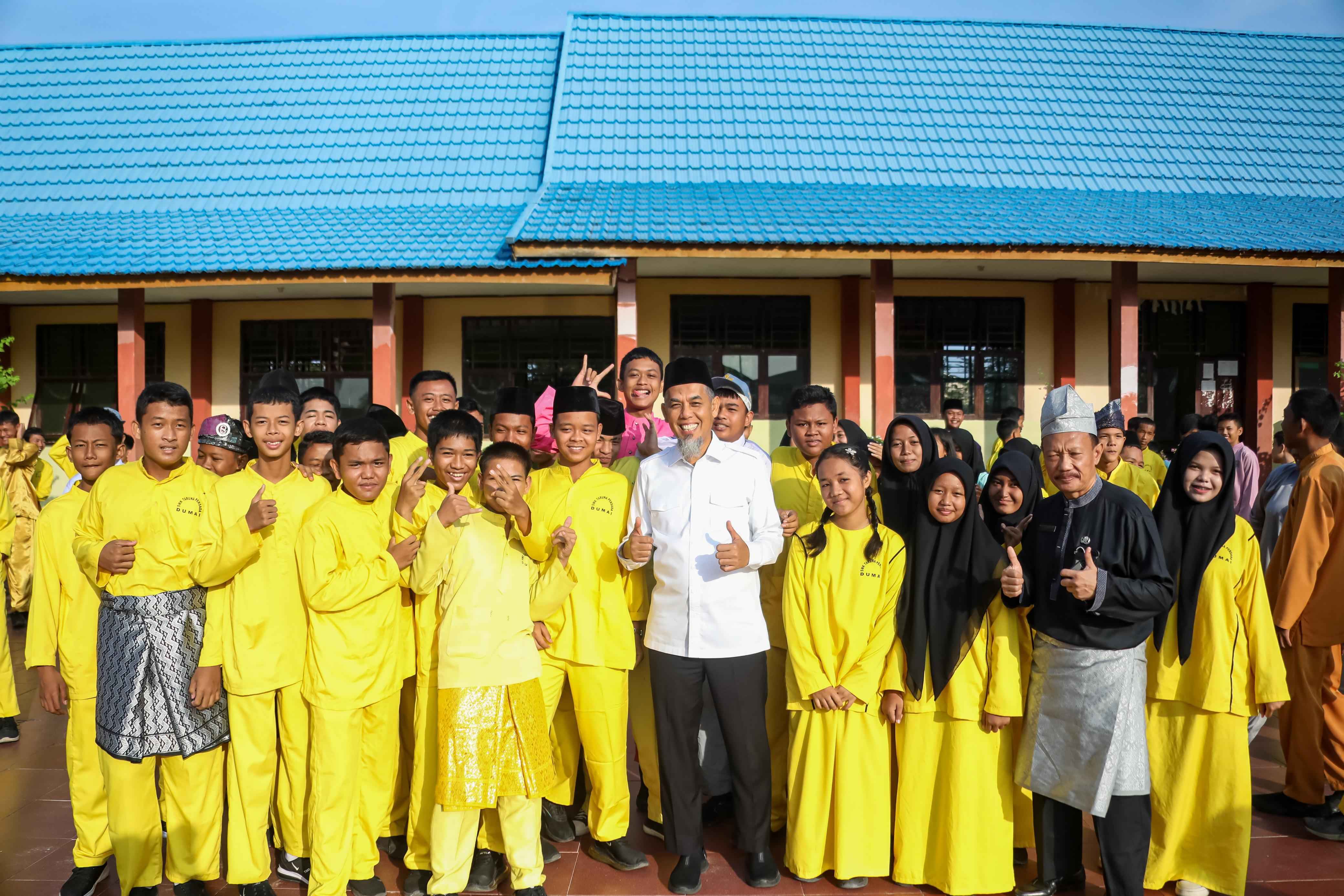 Walikota Dumai H. Paisal SKM, MARS Beri Motivasi Inspiratif di Apel Senin SMK Taruna Persada Duma