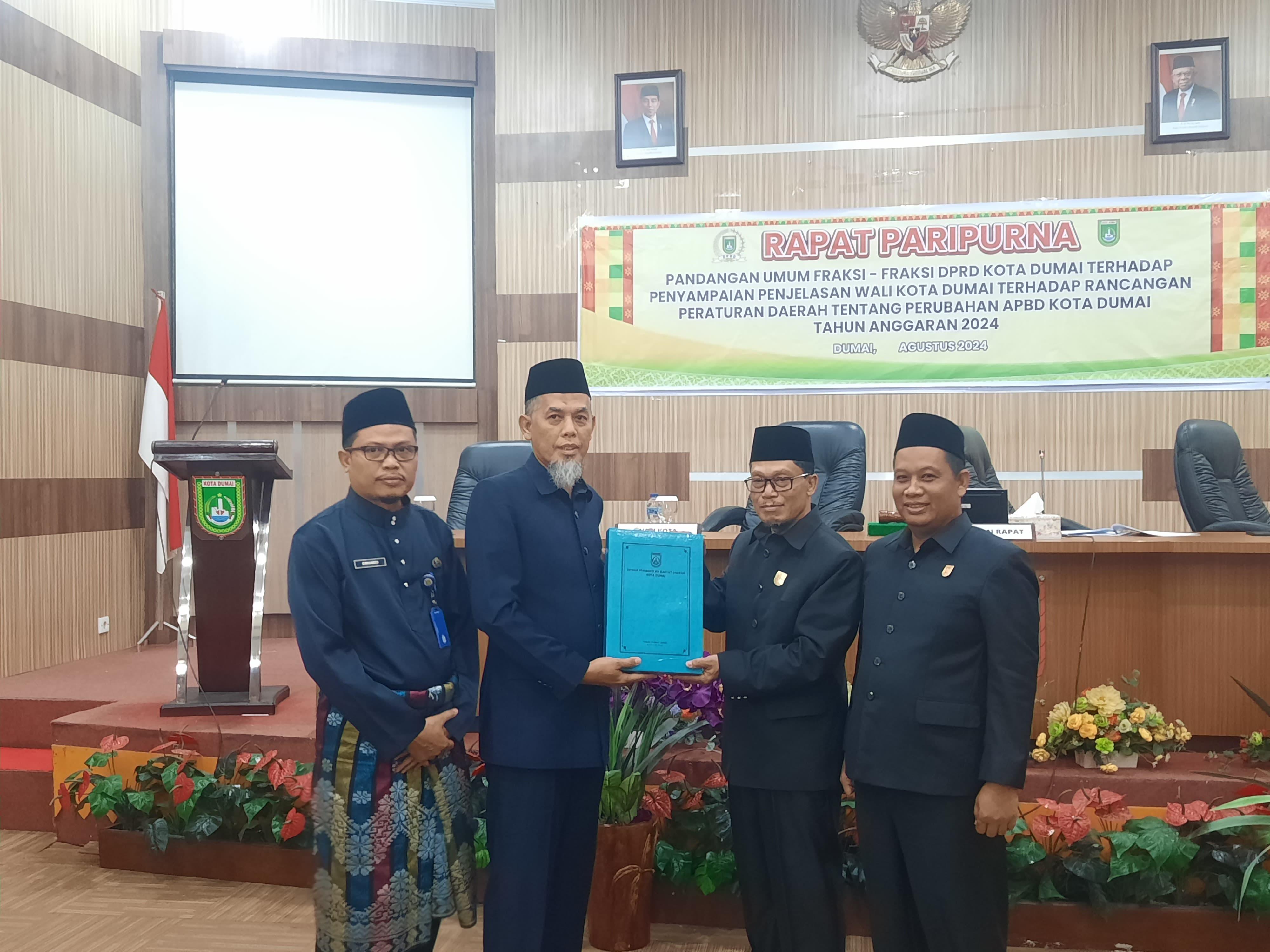 Rapat Paripurna Kembali Digelar, Wako Terima Pandangan Umum Fraksi-Fraksi DPRD Terhadap Ranperda APBD Perubahan TA 2024
