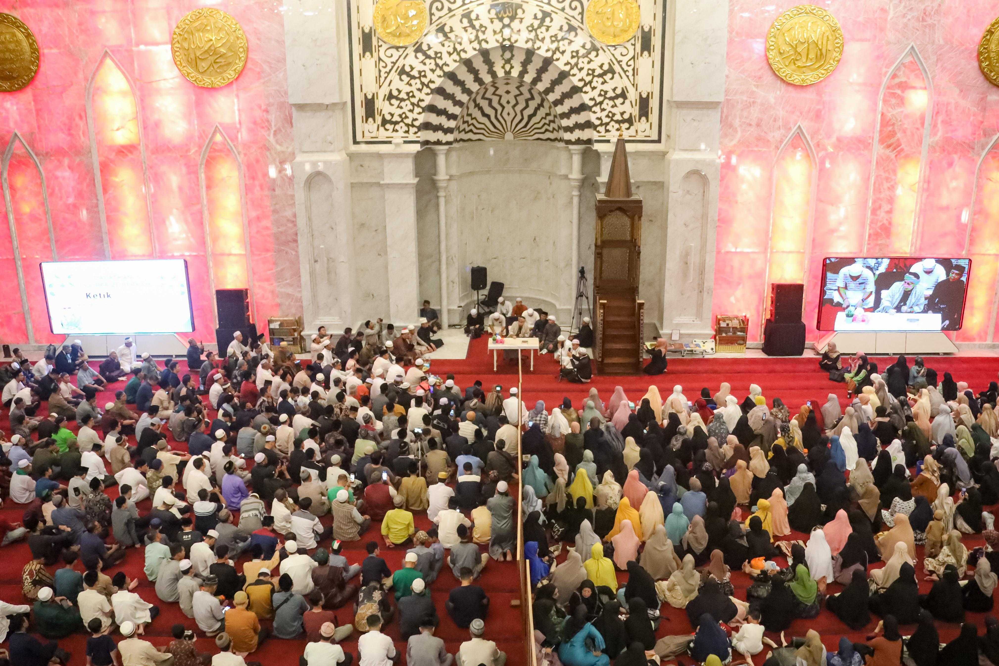 Tabligh Akbar Buya Yahya di Kota Dumai: Pesan Penting untuk Orang Tua dalam Mendidik Anak di Era Digital