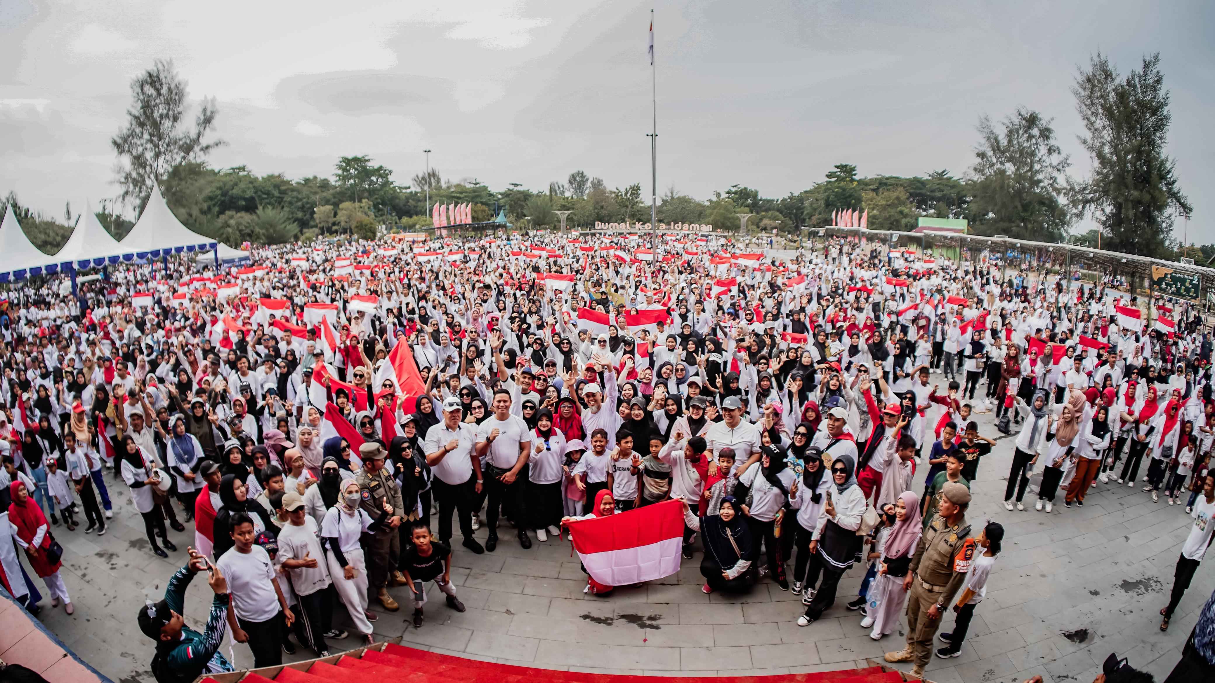 Ribuan Warga Dumai Ikuti Color Run Bersama Wali Kota: Semangat Merah Putih Membara!