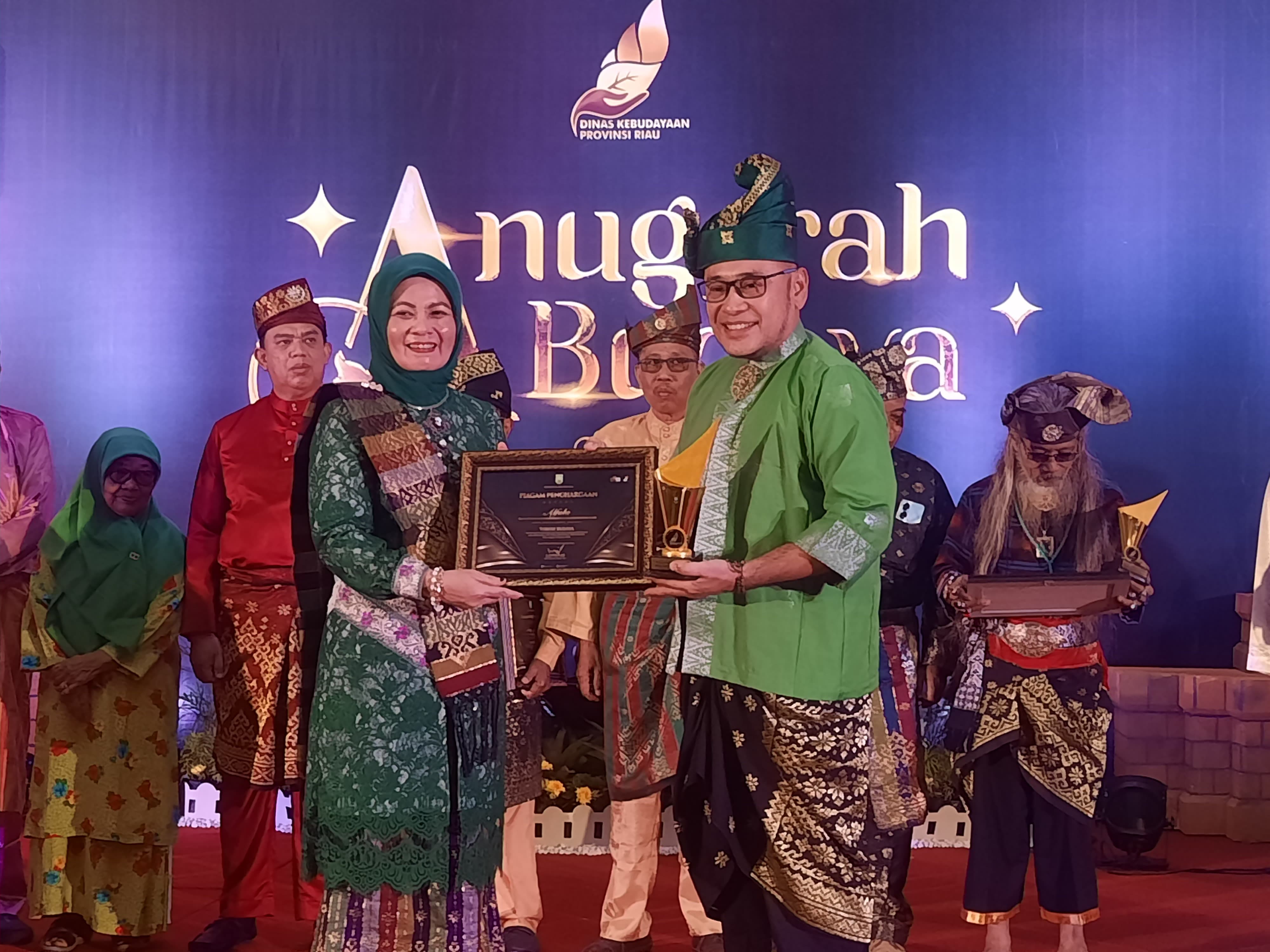 Al Fala, Seniman Multi Talenta Asal Dumai Raih Anugerah Budaya 2024