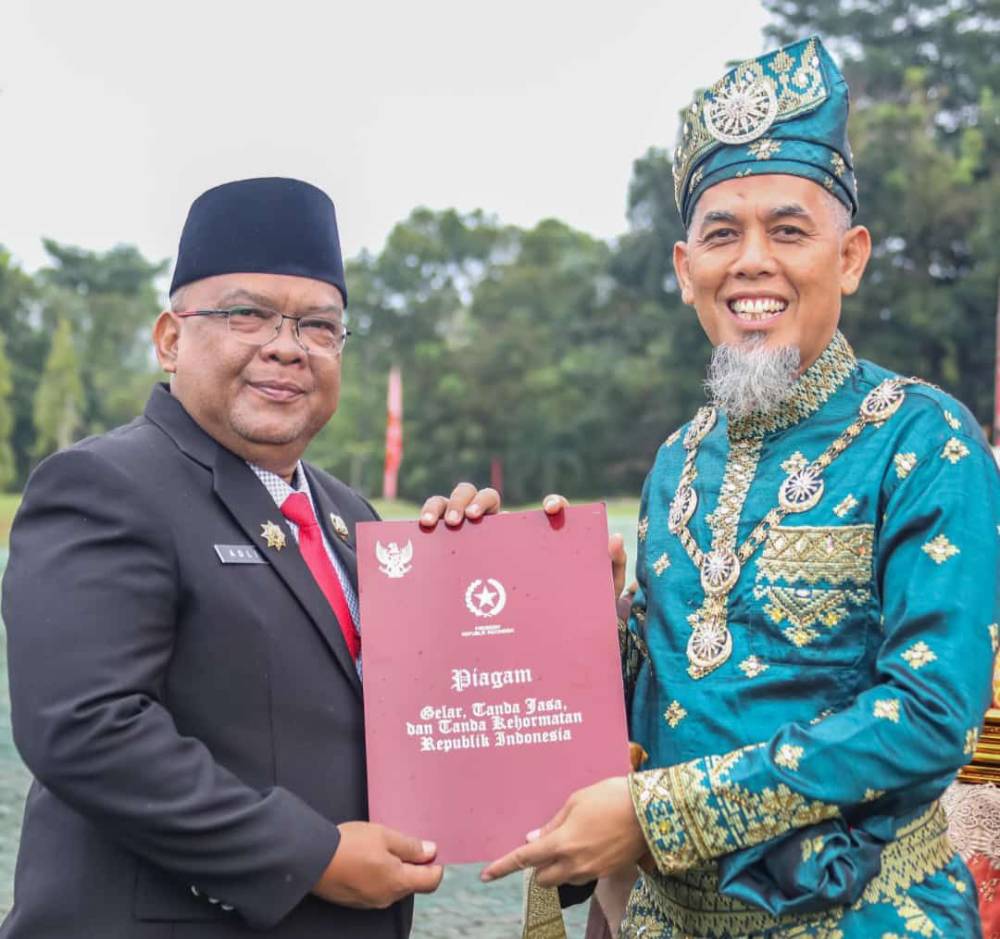 Semarak HUT ke-79 Kemerdekaan RI, Khairil Adli Terima Anugrah Satyalencana Karya Satya 30 Tahun