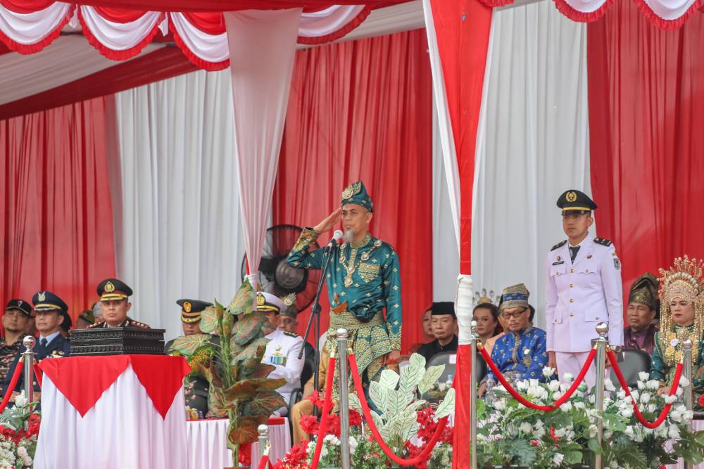 Wako dan Istri Kenakan Pakaian Pengantin Adat Melayu Riau, Ragam Suku Budaya Tetap Bersatu Padu