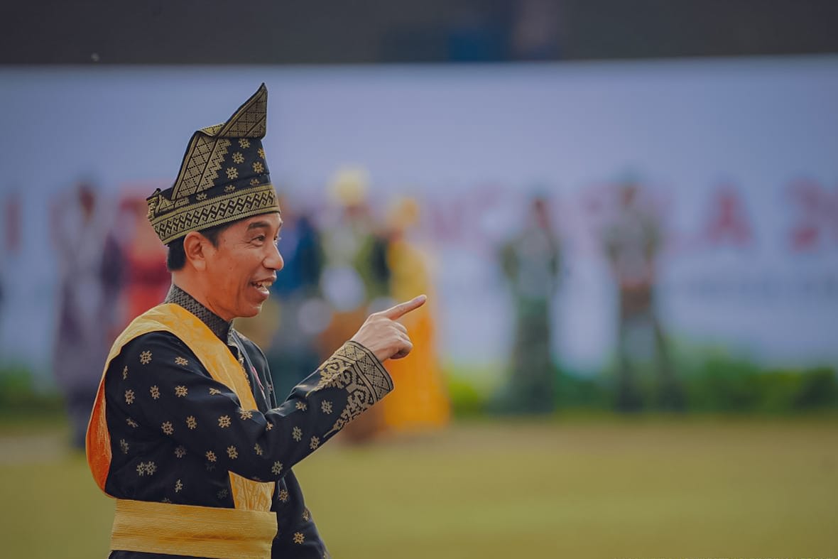 Gunakan baju adat melayu dalam peringatan harlah pancasila di kota dumai