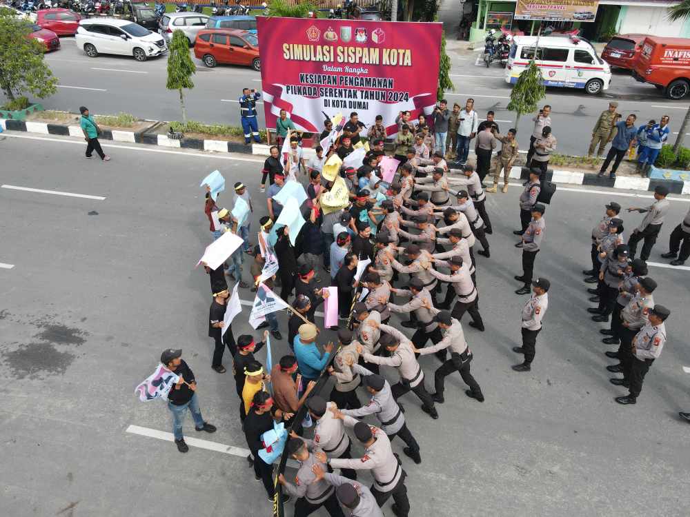Polres Dumai dan TNI Gelar Simulasi Pengamanan Jelang Pilkada 2024: Kesiapan Total Demi Pemilu Aman