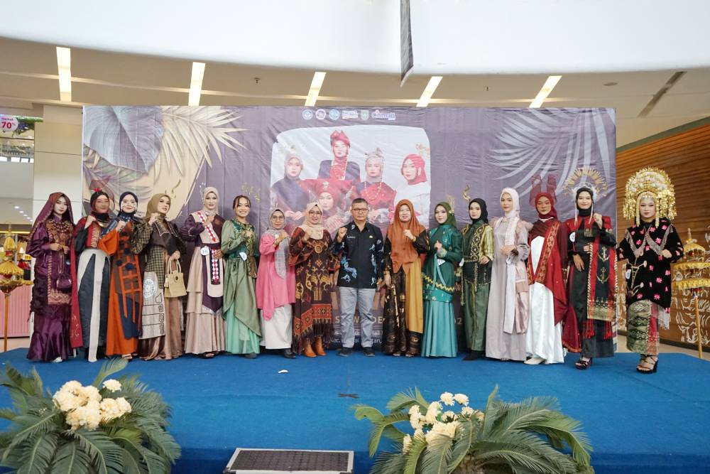 ISI Padang Panjang Gelar Gebyar Karya Mahasiswa Desain Mode 2024 di Kota Dumai, The Elegance of Wastra in Fashion
