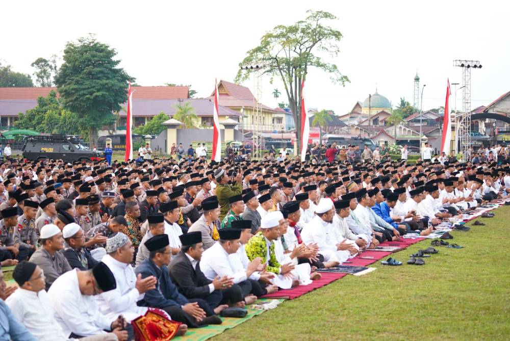 Keseluruhan Calon Kepala Daerah Di Provinsi Riau Ikuti Doa Bersama Dalam Rangka Pemilu Damai Oleh Polda Riau